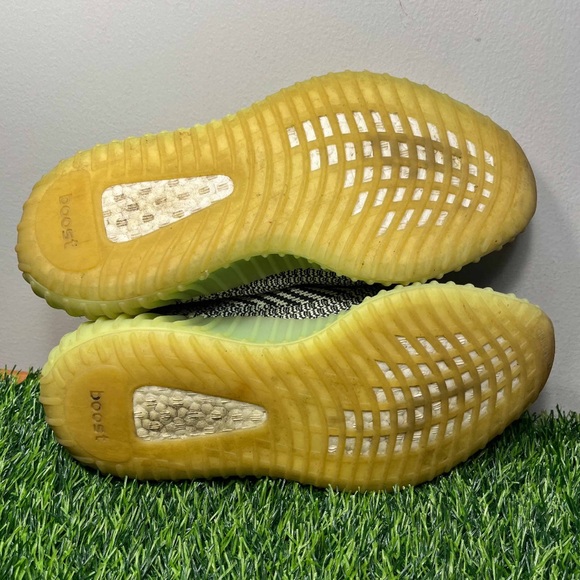 Adidas Yeezy Boost 350 V2 Yeezreel Non-Reflective - Picture 7 of 11